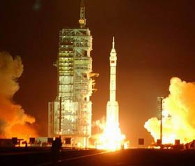 Успешный запуск китайского космического корабля  Шэньчжоу-4 