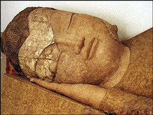Божество с холма злых духов. Как спящий Будда поселился в музее древностей в Душанбе