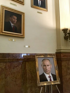 В Заксобрании штата Колорадо пытались вывесить портрет В.Путина, как действующего после Обамы президента США