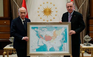 Турецкому президенту вручили карту  Тюркского мира  с половиной территории России